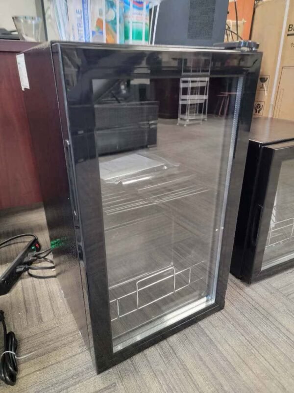 Mini refrigerador compacto con diseño moderno – Outlet360Mx